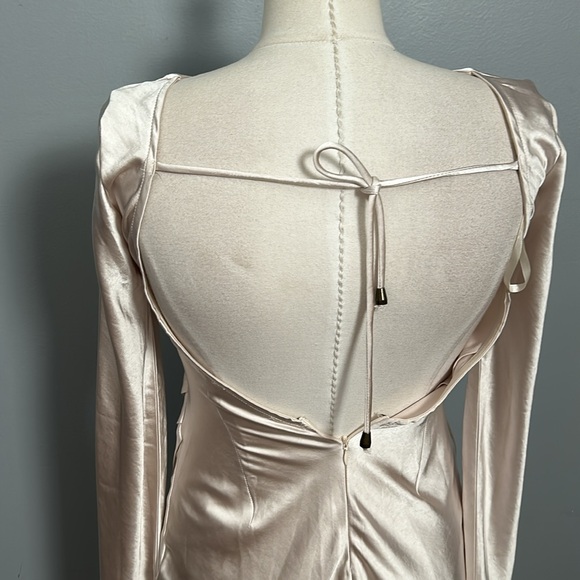 Saints + Secrets Champagne Open Back Ivory Long Sleeve Mini Dress size XS - Picture 8 of 16